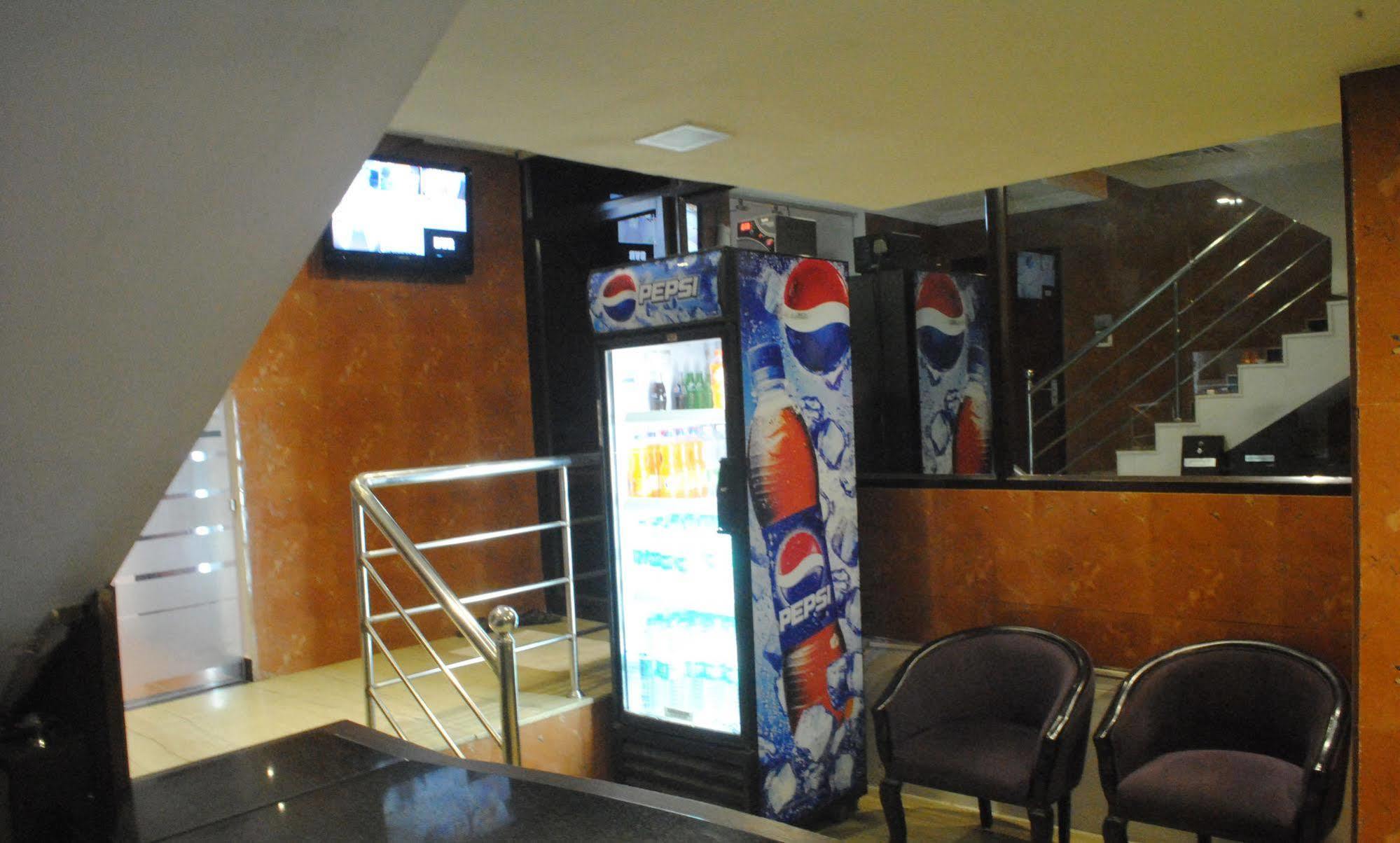 צ'נאי Deluxe Hotel מראה חיצוני תמונה